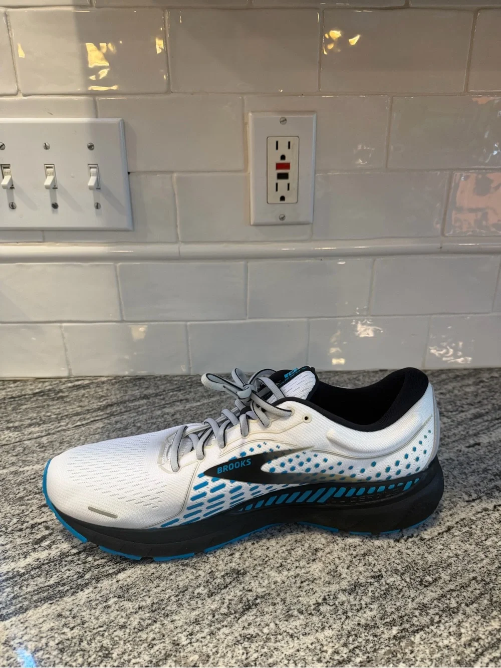 Men’s Brooks Adrenaline 21 Size 12